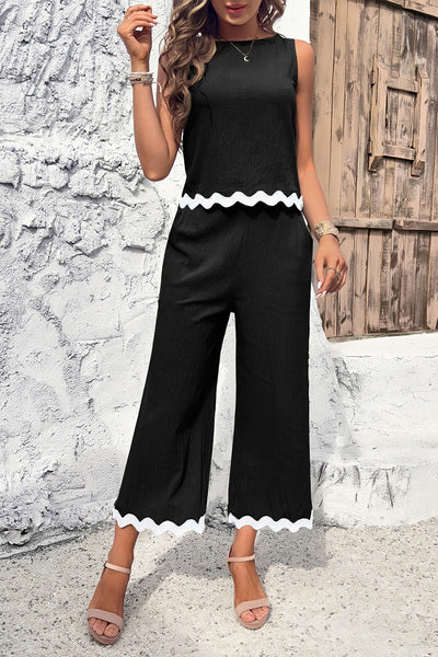 The Wave Trims Top & Capris 2 Pieces Set